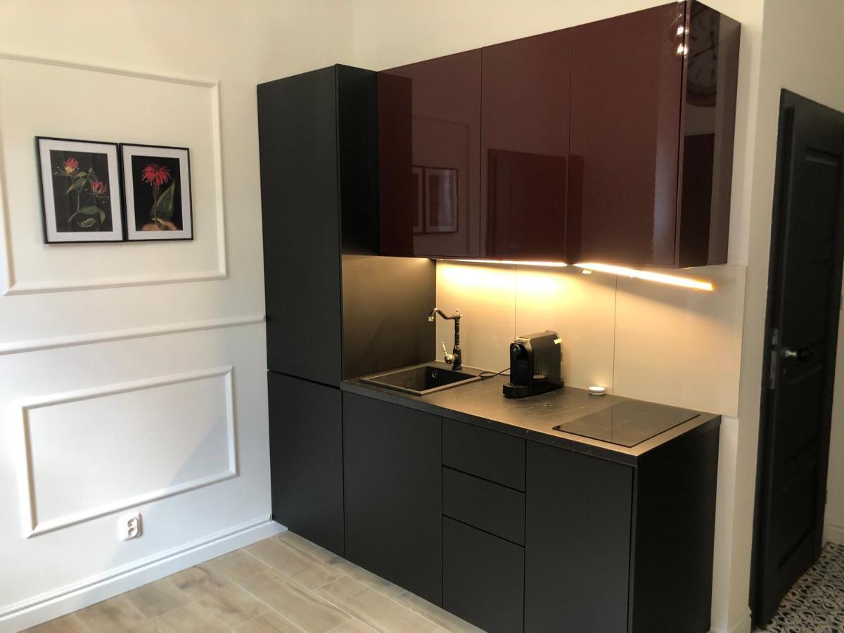 Julius Apartment *